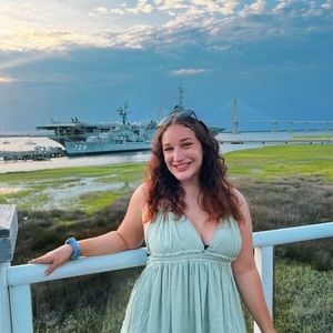 Meet your Posher, Emily